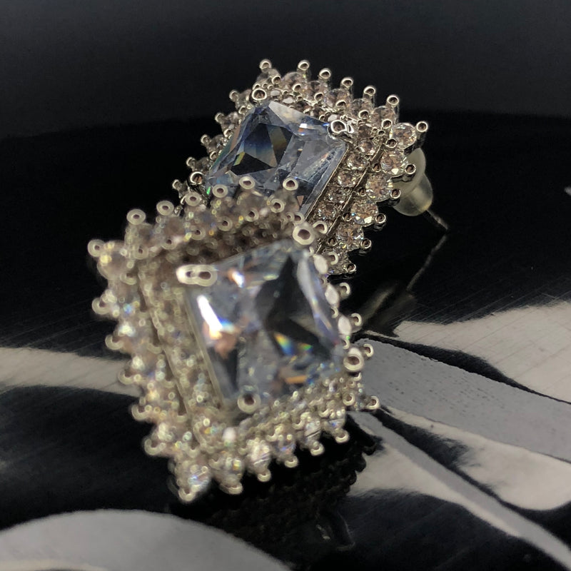 Rhombus earing